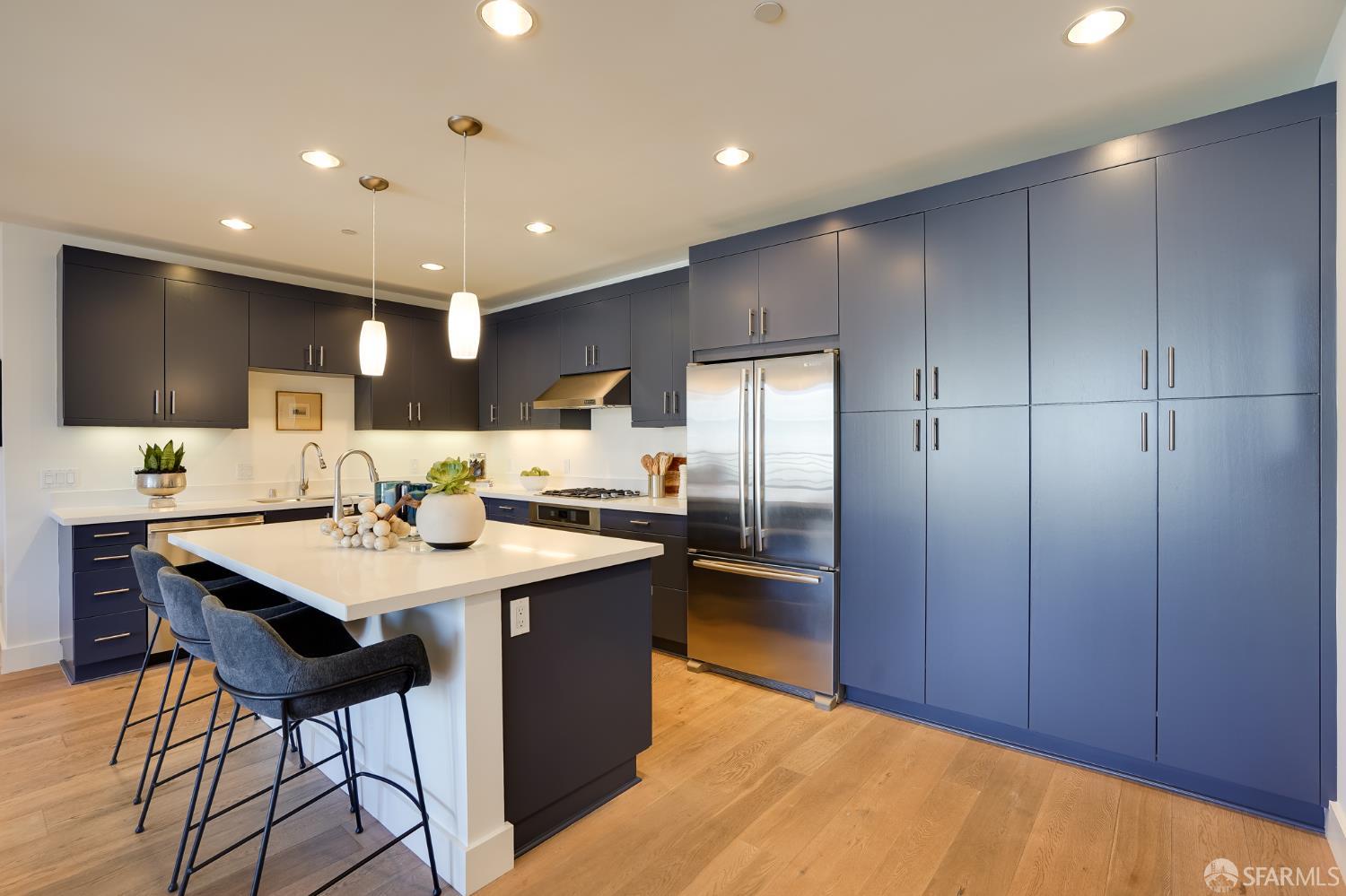 736 Valencia Street 501