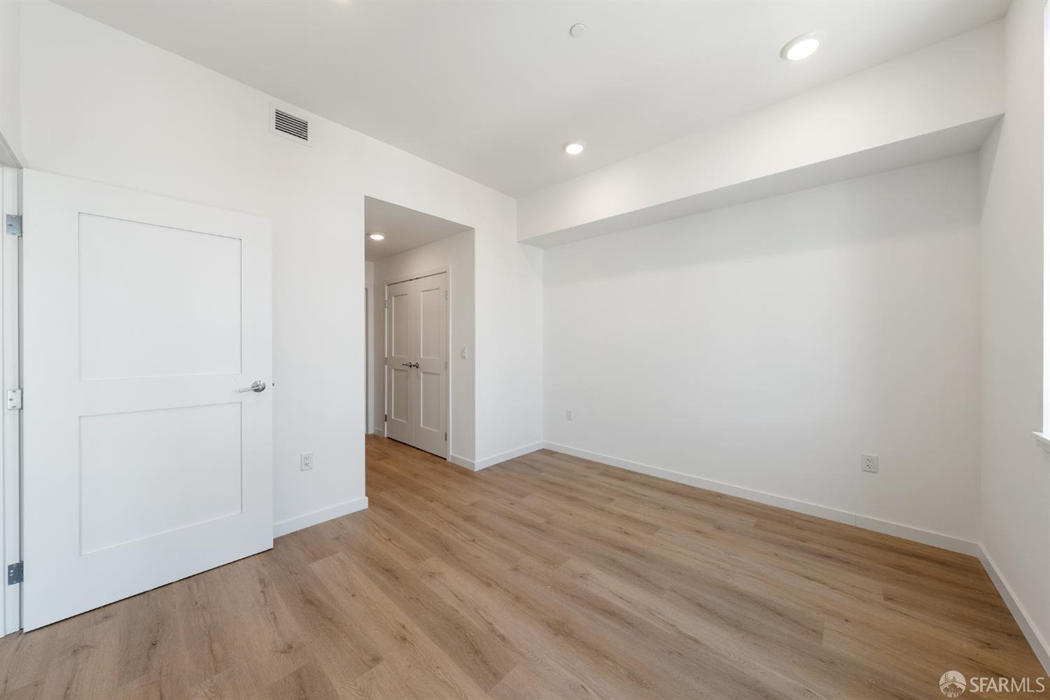 52 Kirkwood Avenue 409