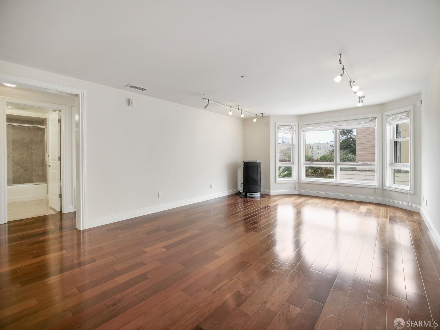 MLS: 425010524