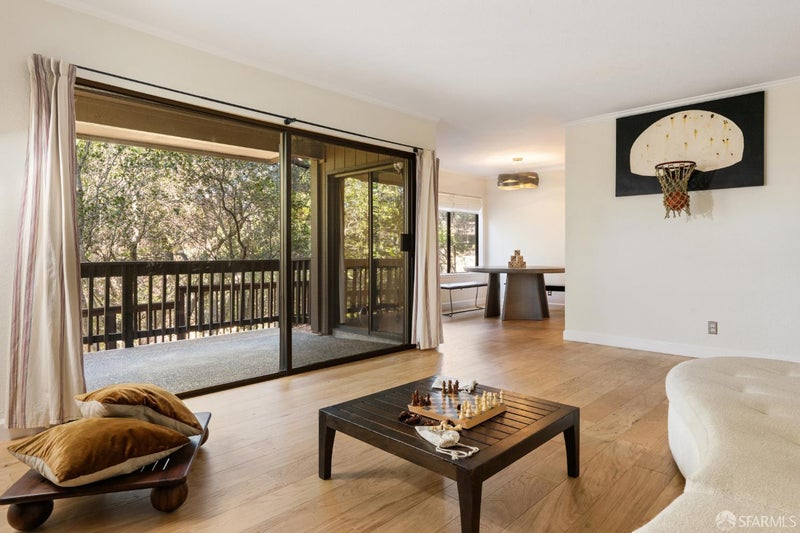 3352 La Mesa Drive 6
