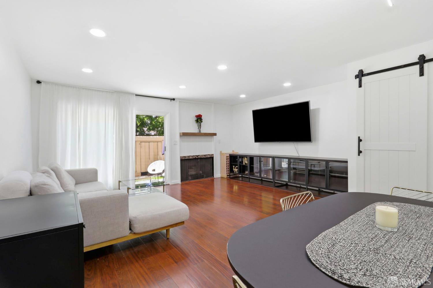 2212 Calle De Primavera,