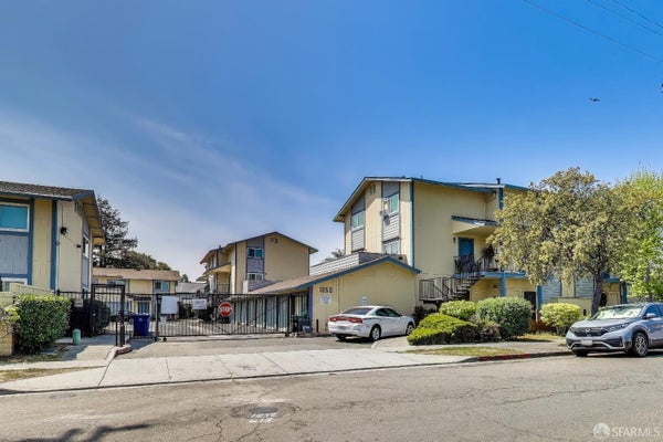1050 FORSELLES WAY, HAYWARD, CA 94544 - Image b6ba93608114dac576ba2071acf2153a/2620857242