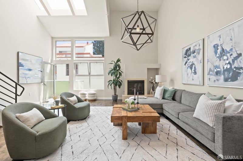 4902 Broadway 203