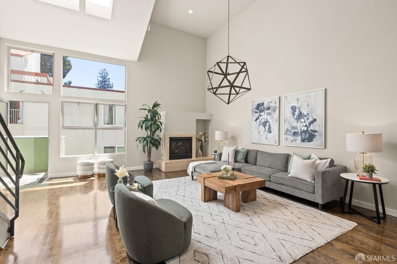 4902 Broadway 203