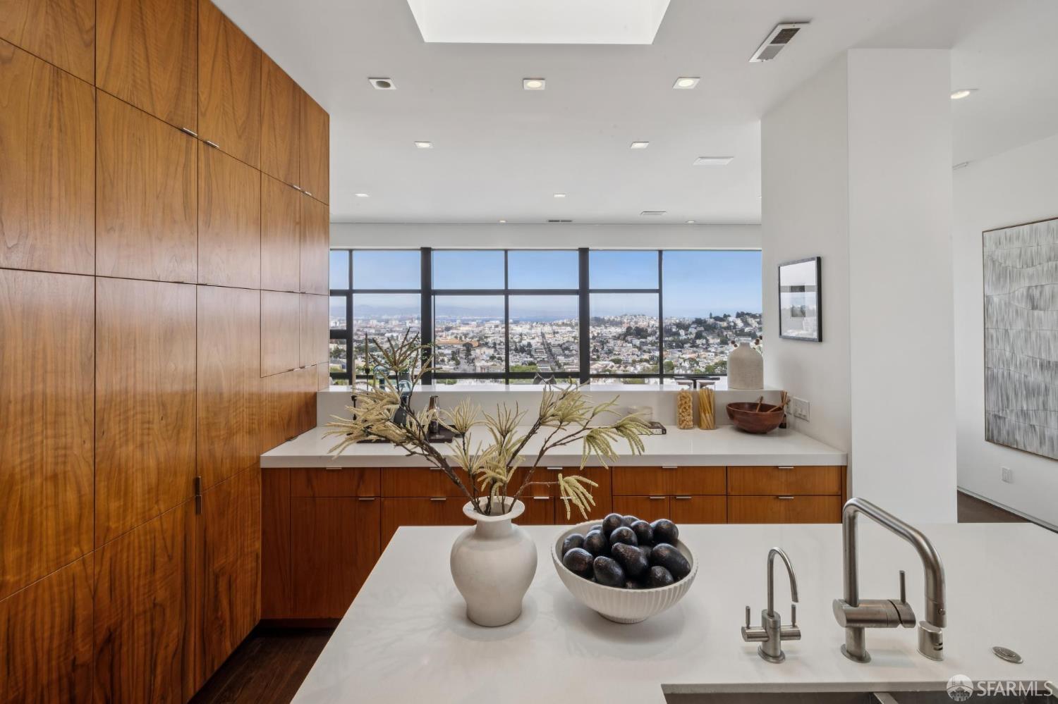 10 Deming Street