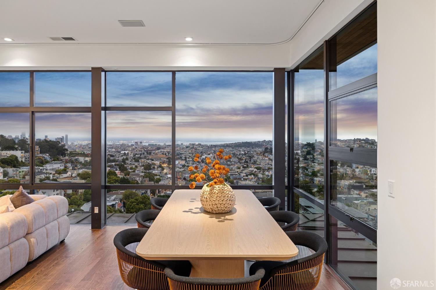 10 Deming Street
