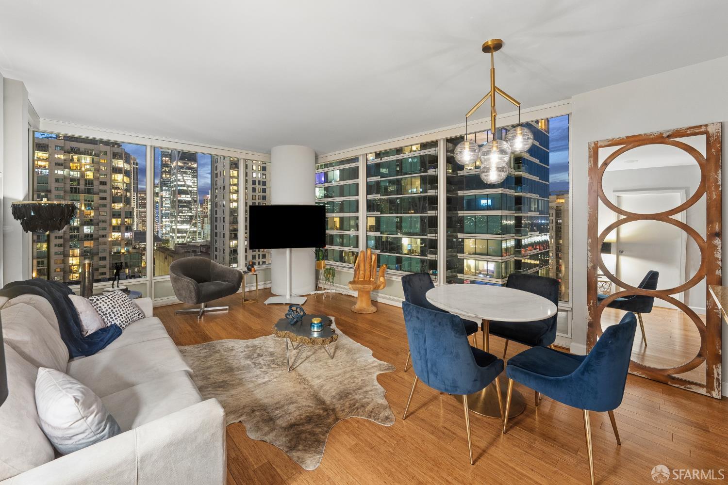 425 1st Street 1607