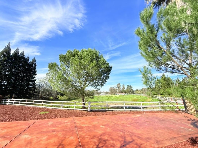 9060 Stockhorse Lane