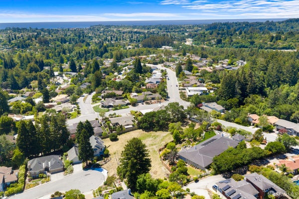 ISBEL DR, SANTA CRUZ, CA 95060 - Image b99f193d1e07dbe2abd18c0f88f8869b/3126001553