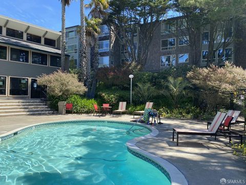 55 Red Rock Way Unit 208O, San Francisco, CA 94131 - #: 424032628