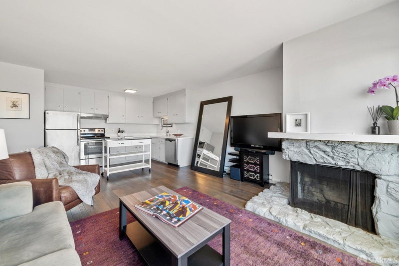 655 Corbett Avenue 203