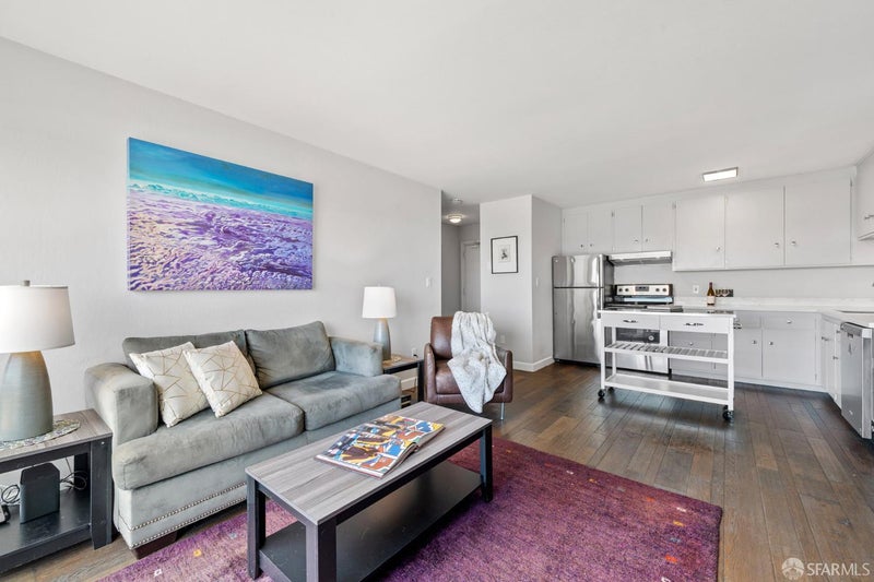 655 Corbett Avenue 203