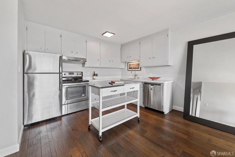 655 Corbett Avenue 203