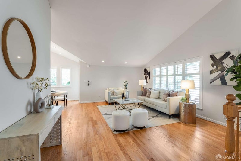 913 Laguna Circle