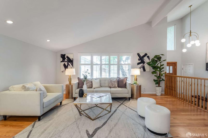 913 Laguna Circle