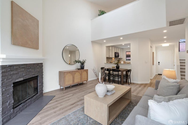 111 N Villa Way