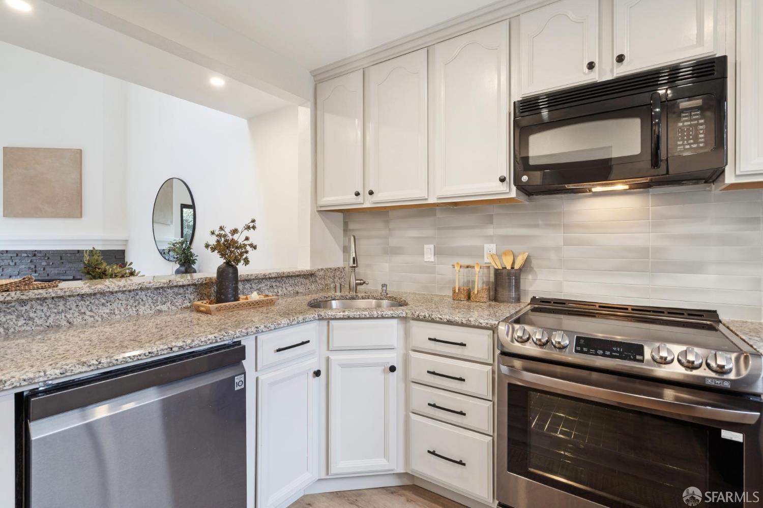 111 N Villa Way