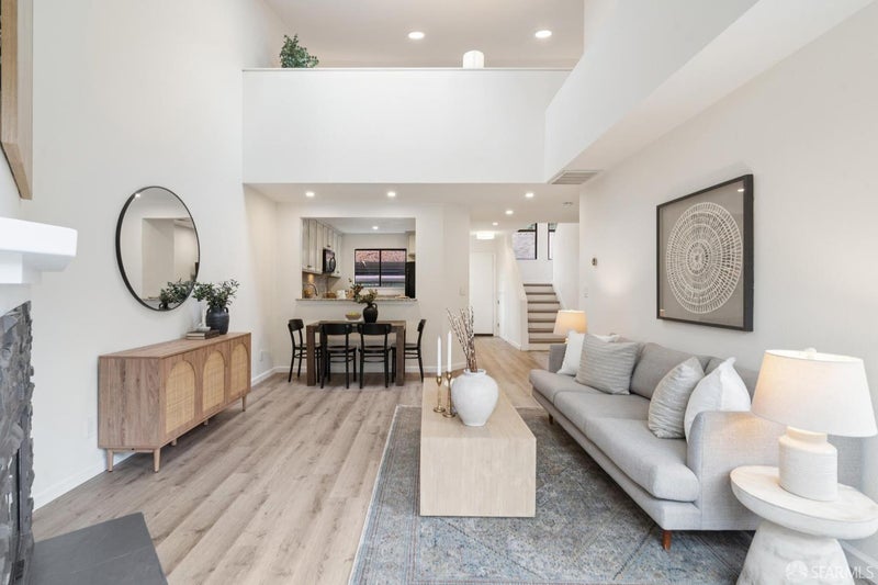 111 N Villa Way