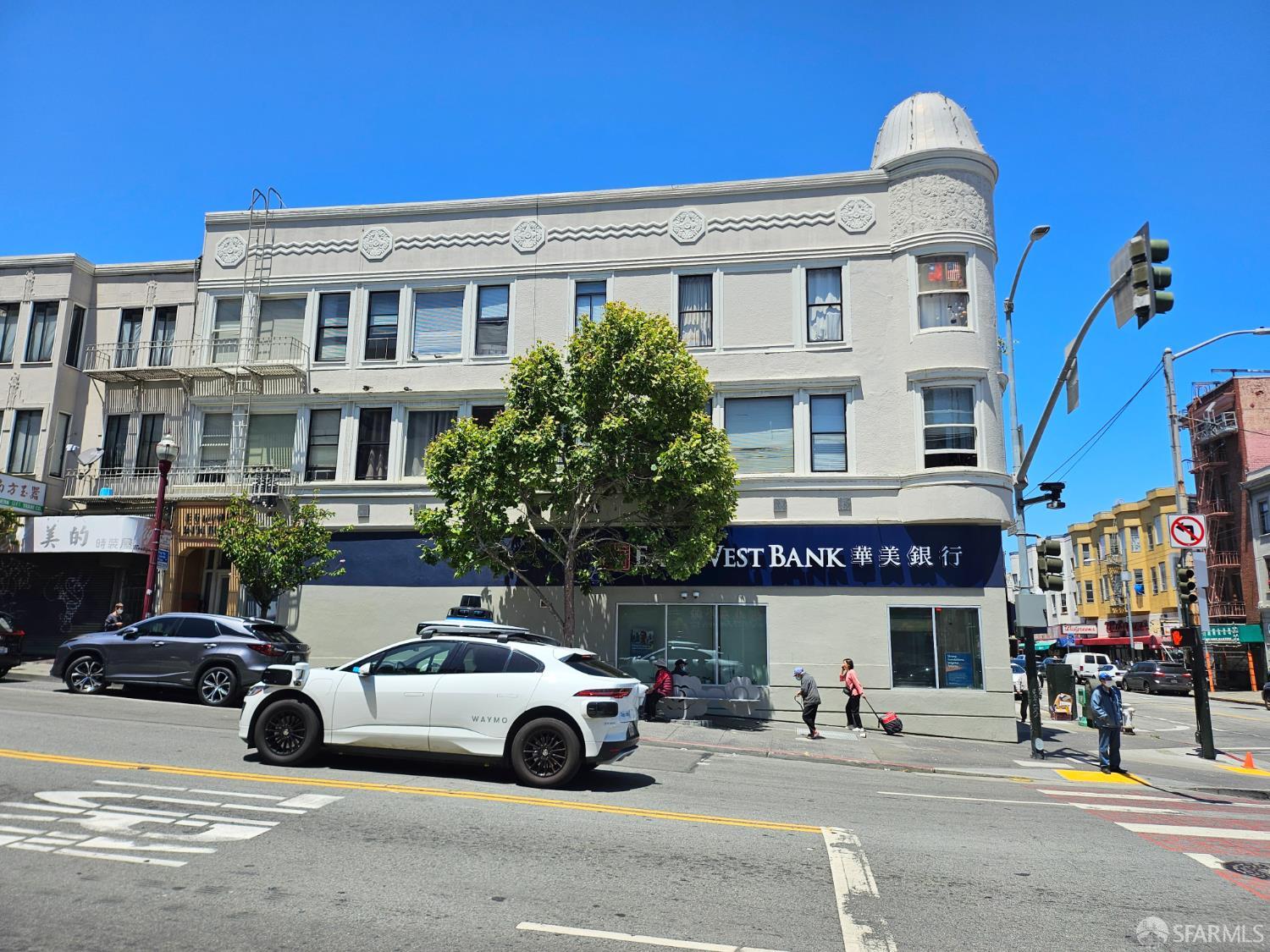700 Broadway