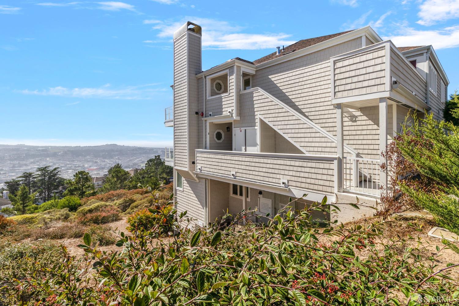571 Pointe Pacific Drive 1
