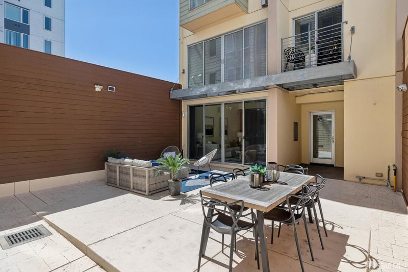 373 6th Avenue