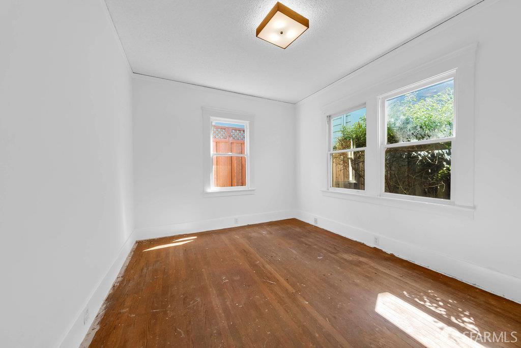 Oakland, California 94602, United States, 2 Bedrooms Bedrooms, ,Residential,Pending,209589