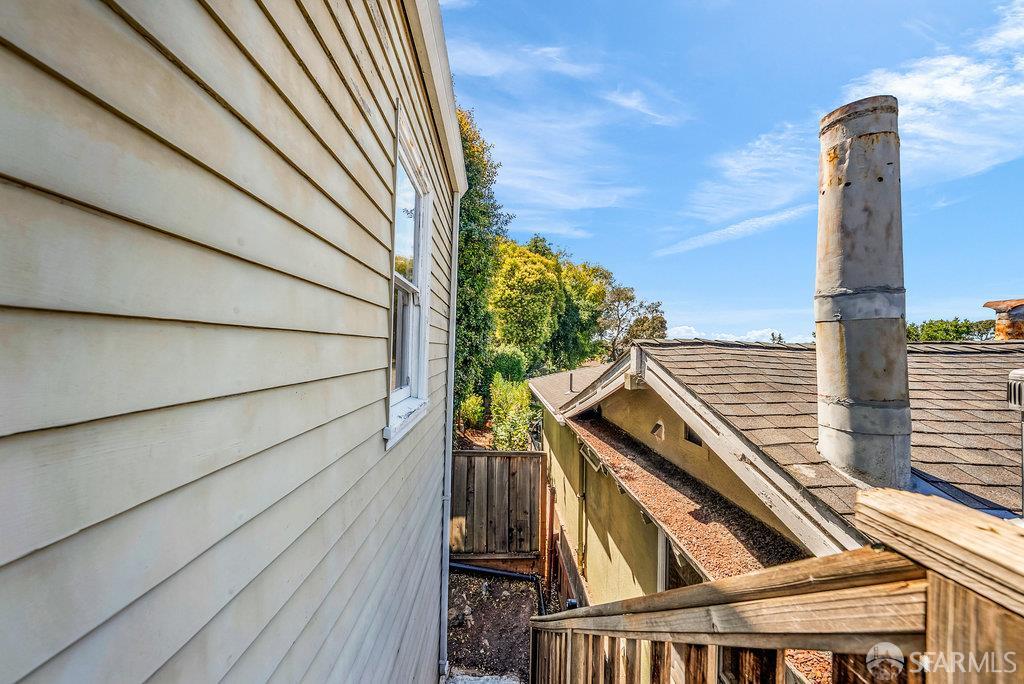 Oakland, California 94602, United States, 2 Bedrooms Bedrooms, ,Residential,Pending,209589