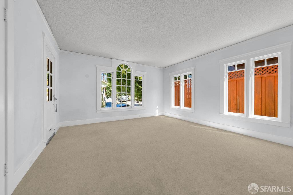 Oakland, California 94602, United States, 2 Bedrooms Bedrooms, ,Residential,Pending,209589