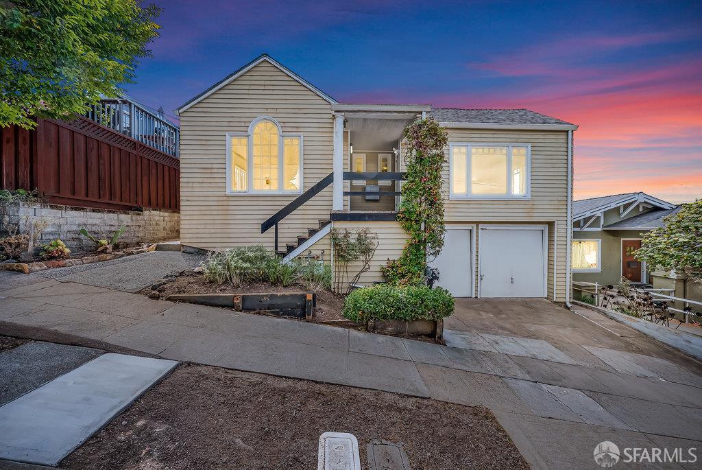 Oakland, California 94602, United States, 2 Bedrooms Bedrooms, ,Residential,Pending,209589