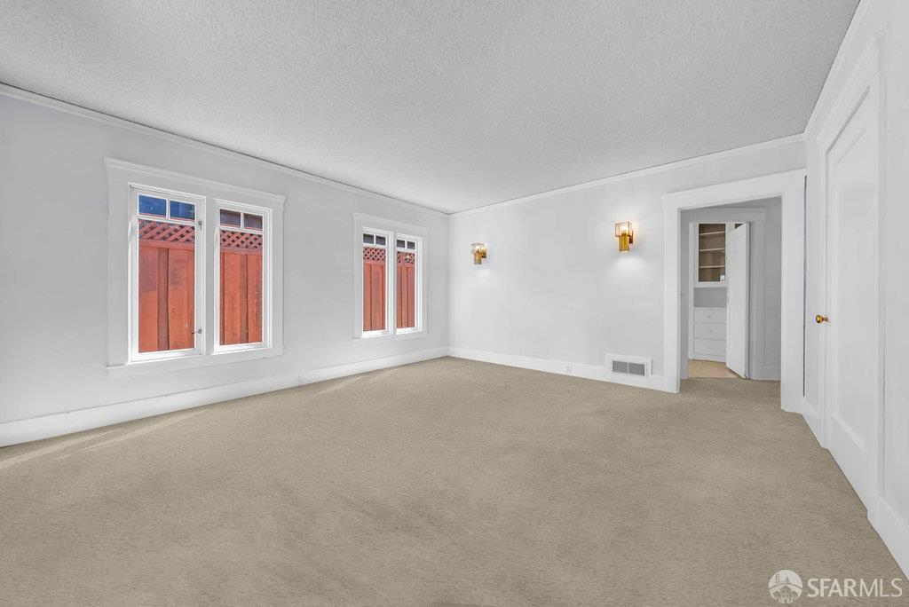 Oakland, California 94602, United States, 2 Bedrooms Bedrooms, ,Residential,Pending,209589