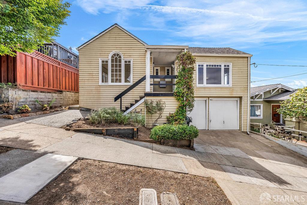 Oakland, California 94602, United States, 2 Bedrooms Bedrooms, ,Residential,Pending,209589