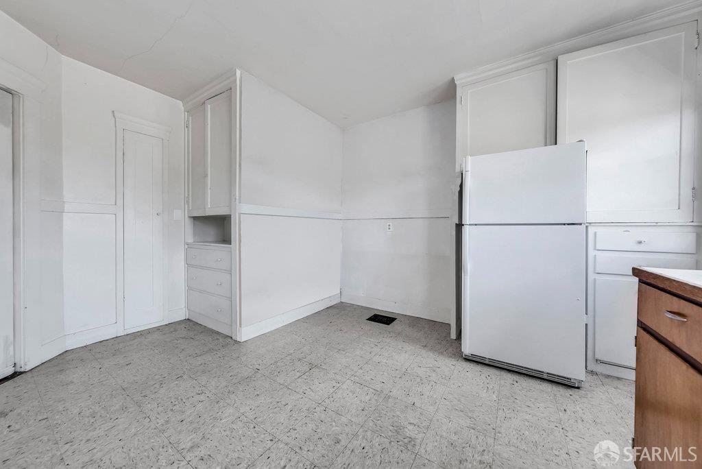 Oakland, California 94602, United States, 2 Bedrooms Bedrooms, ,Residential,Pending,209589