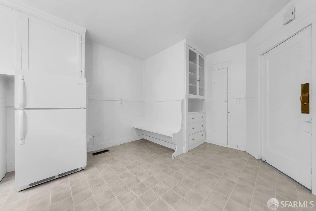 Oakland, California 94602, United States, 2 Bedrooms Bedrooms, ,Residential,Pending,209589