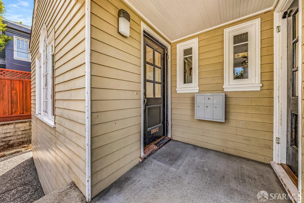 Oakland, California 94602, United States, 2 Bedrooms Bedrooms, ,Residential,Pending,209589