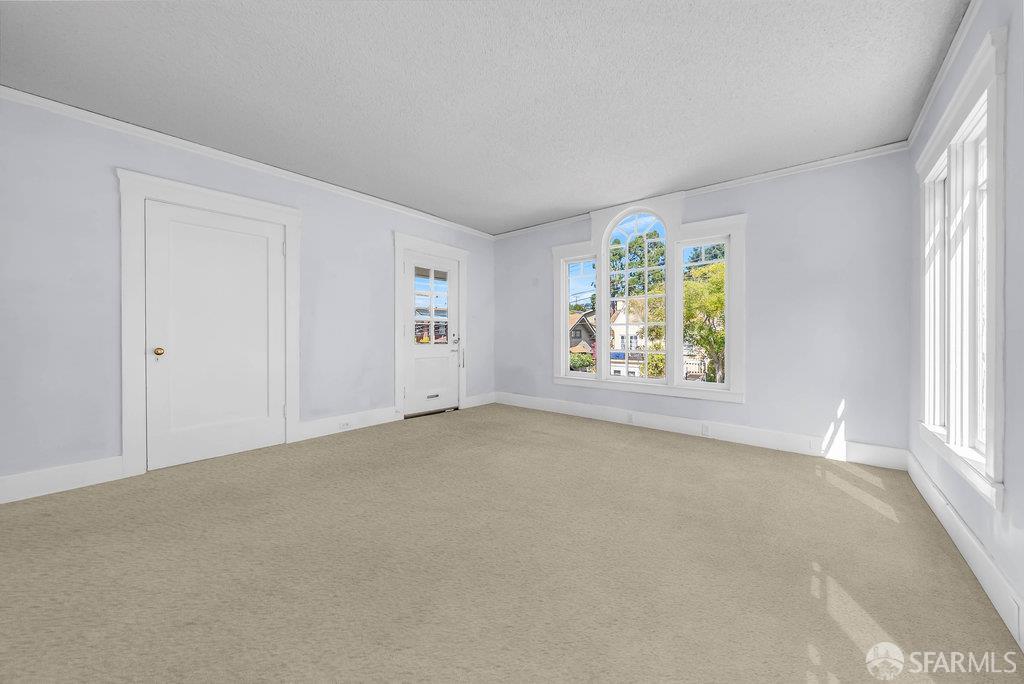 Oakland, California 94602, United States, 2 Bedrooms Bedrooms, ,Residential,Pending,209589