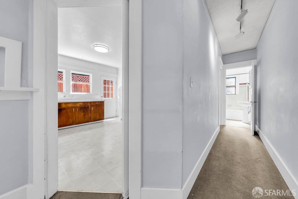 Oakland, California 94602, United States, 2 Bedrooms Bedrooms, ,Residential,Pending,209589