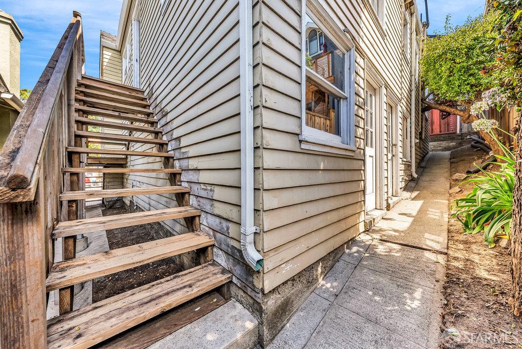 Oakland, California 94602, United States, 2 Bedrooms Bedrooms, ,Residential,Pending,209589