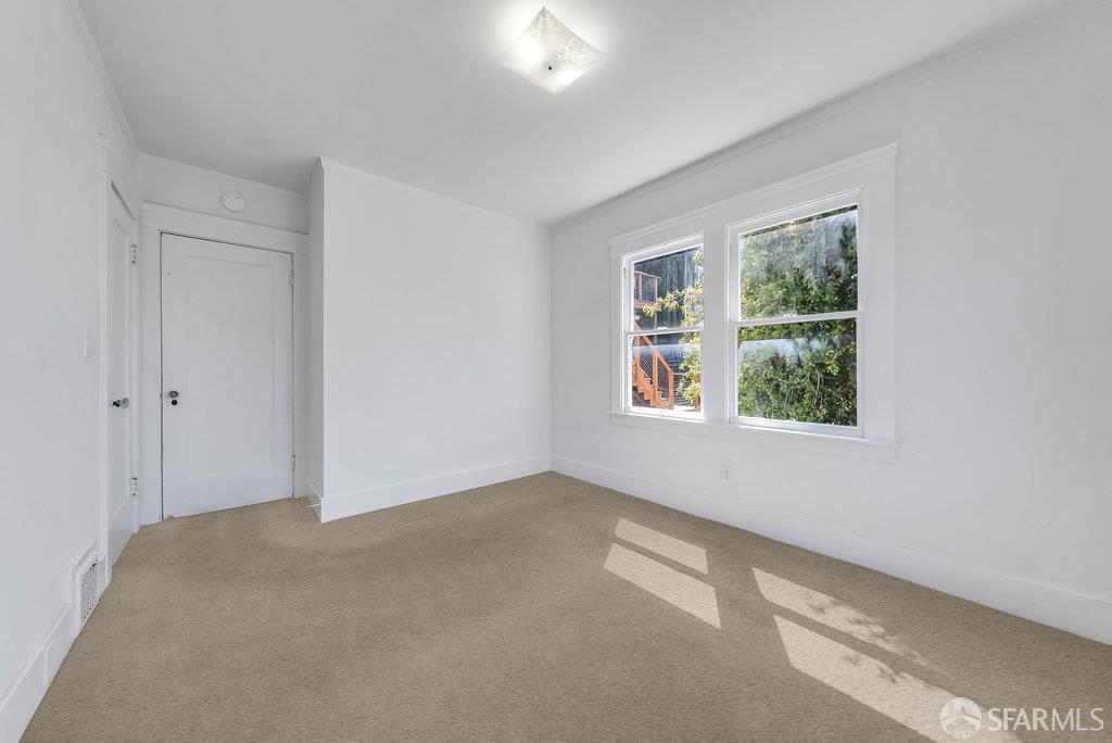 Oakland, California 94602, United States, 2 Bedrooms Bedrooms, ,Residential,Pending,209589