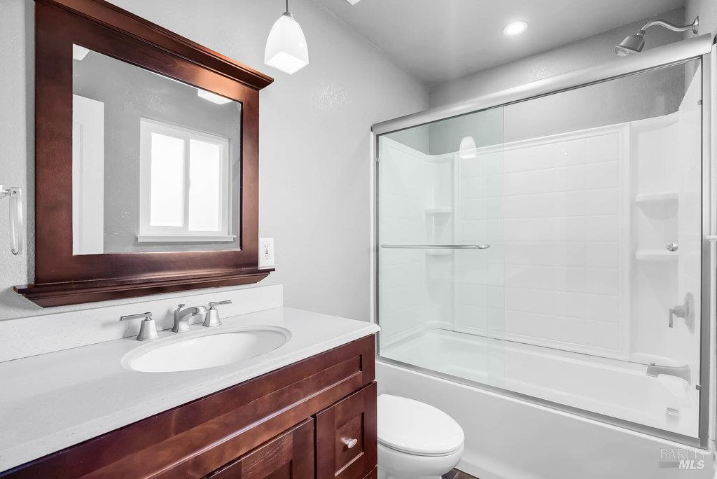 Benicia, California 94510, United States, 3 Bedrooms Bedrooms, ,3 BathroomsBathrooms,Residential,Active,237151