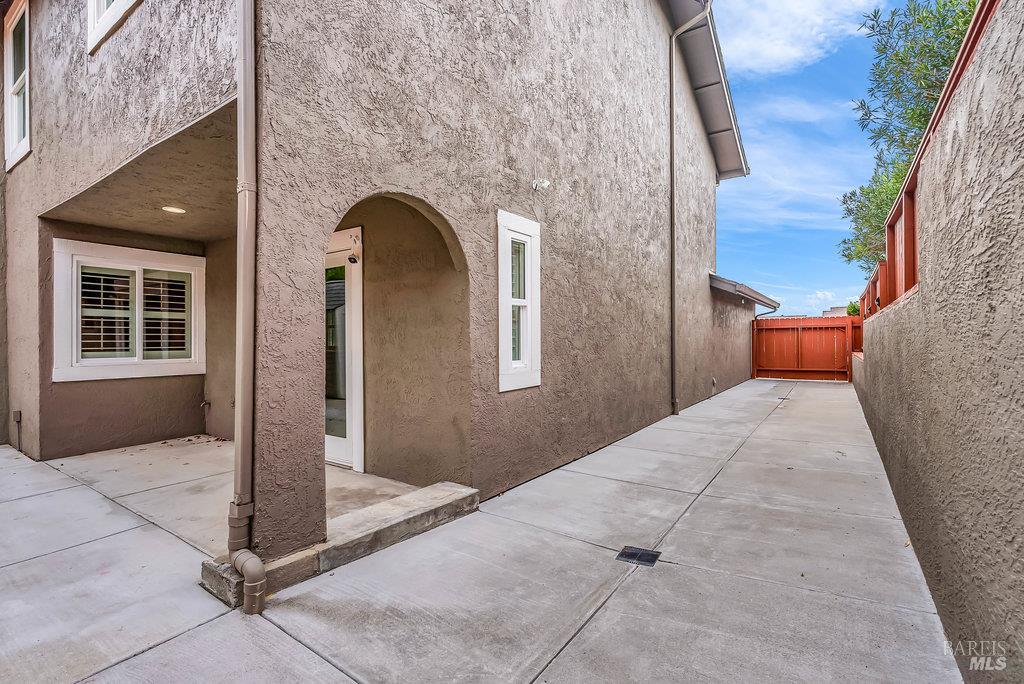 Benicia, California 94510, United States, 3 Bedrooms Bedrooms, ,3 BathroomsBathrooms,Residential,Active,237151