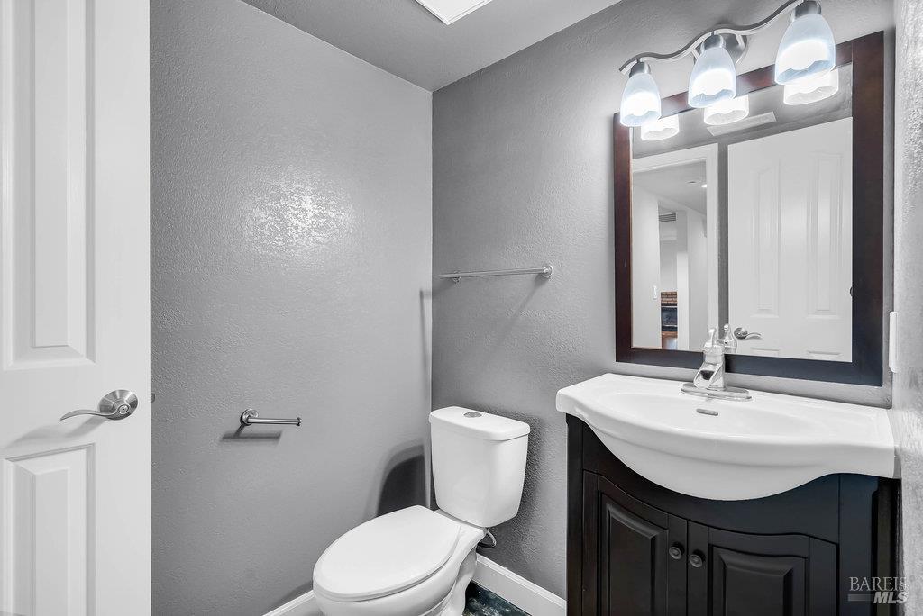 Benicia, California 94510, United States, 3 Bedrooms Bedrooms, ,3 BathroomsBathrooms,Residential,Active,237151