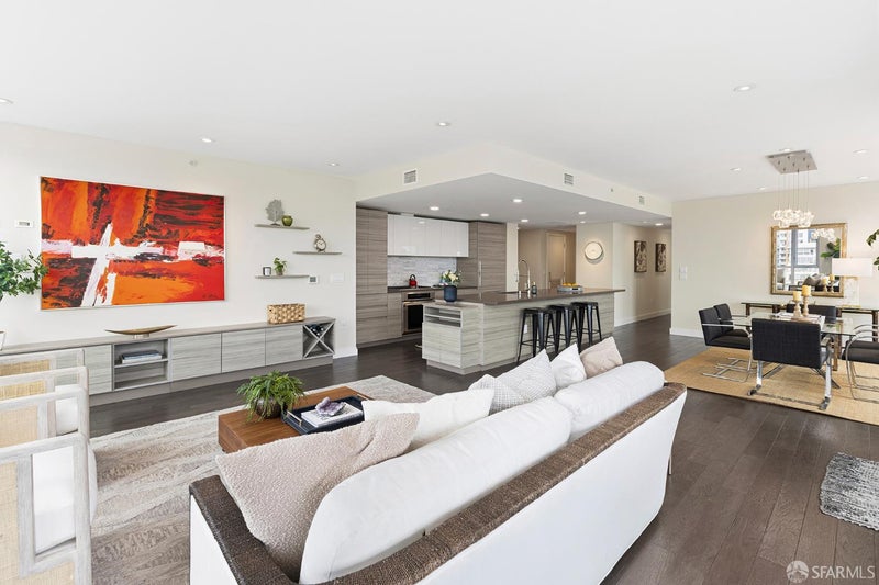 708 Long Bridge Street 713