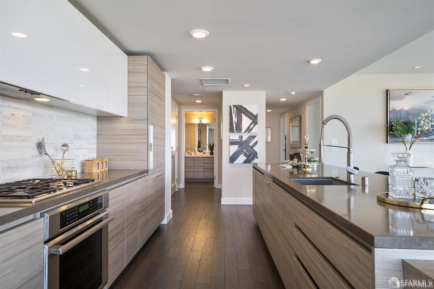 708 Long Bridge Street 713