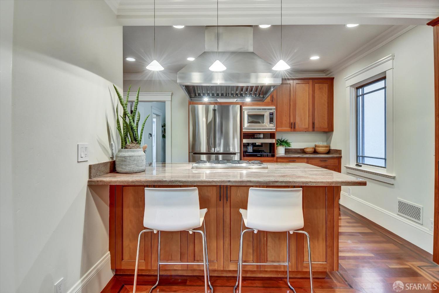 San Francisco, California 94116, United States, 4 Bedrooms Bedrooms, ,3 BathroomsBathrooms,Residential,Active,1250