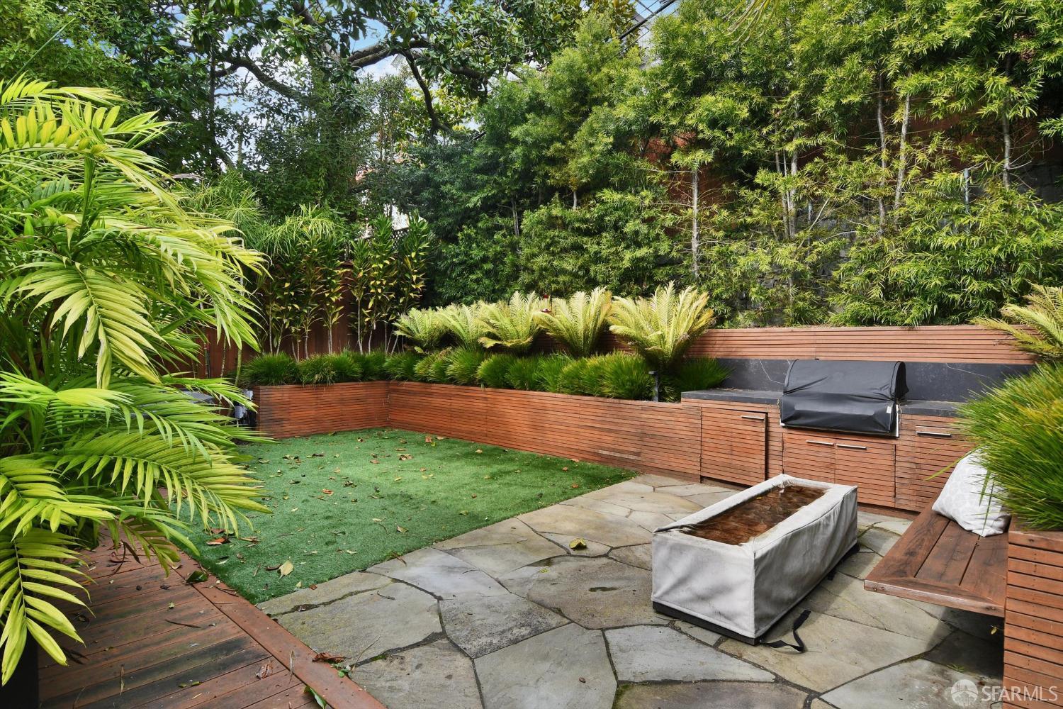 San Francisco, California 94116, United States, 4 Bedrooms Bedrooms, ,3 BathroomsBathrooms,Residential,Active,1250