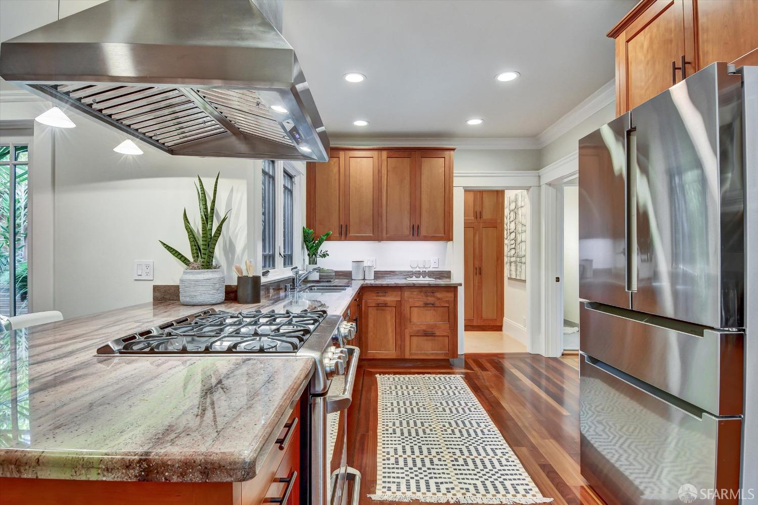 San Francisco, California 94116, United States, 4 Bedrooms Bedrooms, ,3 BathroomsBathrooms,Residential,Active,1250