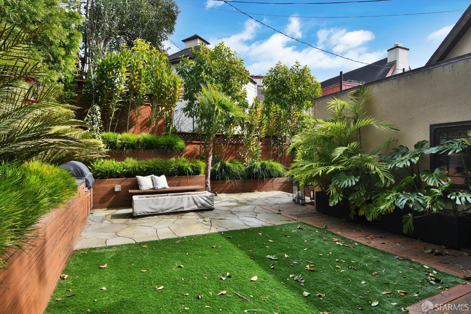 San Francisco, California 94116, United States, 4 Bedrooms Bedrooms, ,3 BathroomsBathrooms,Residential,Active,1250