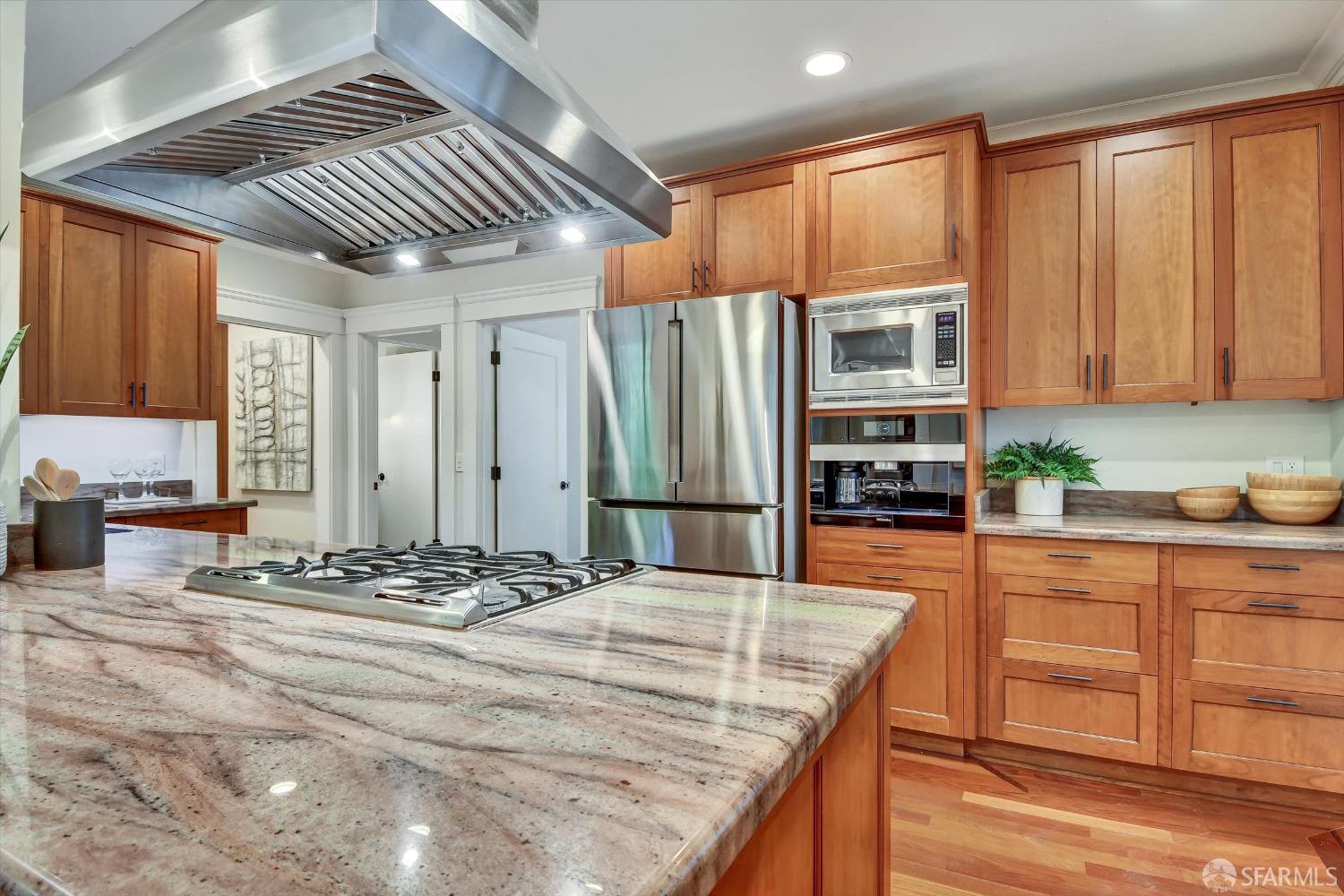 San Francisco, California 94116, United States, 4 Bedrooms Bedrooms, ,3 BathroomsBathrooms,Residential,Active,1250