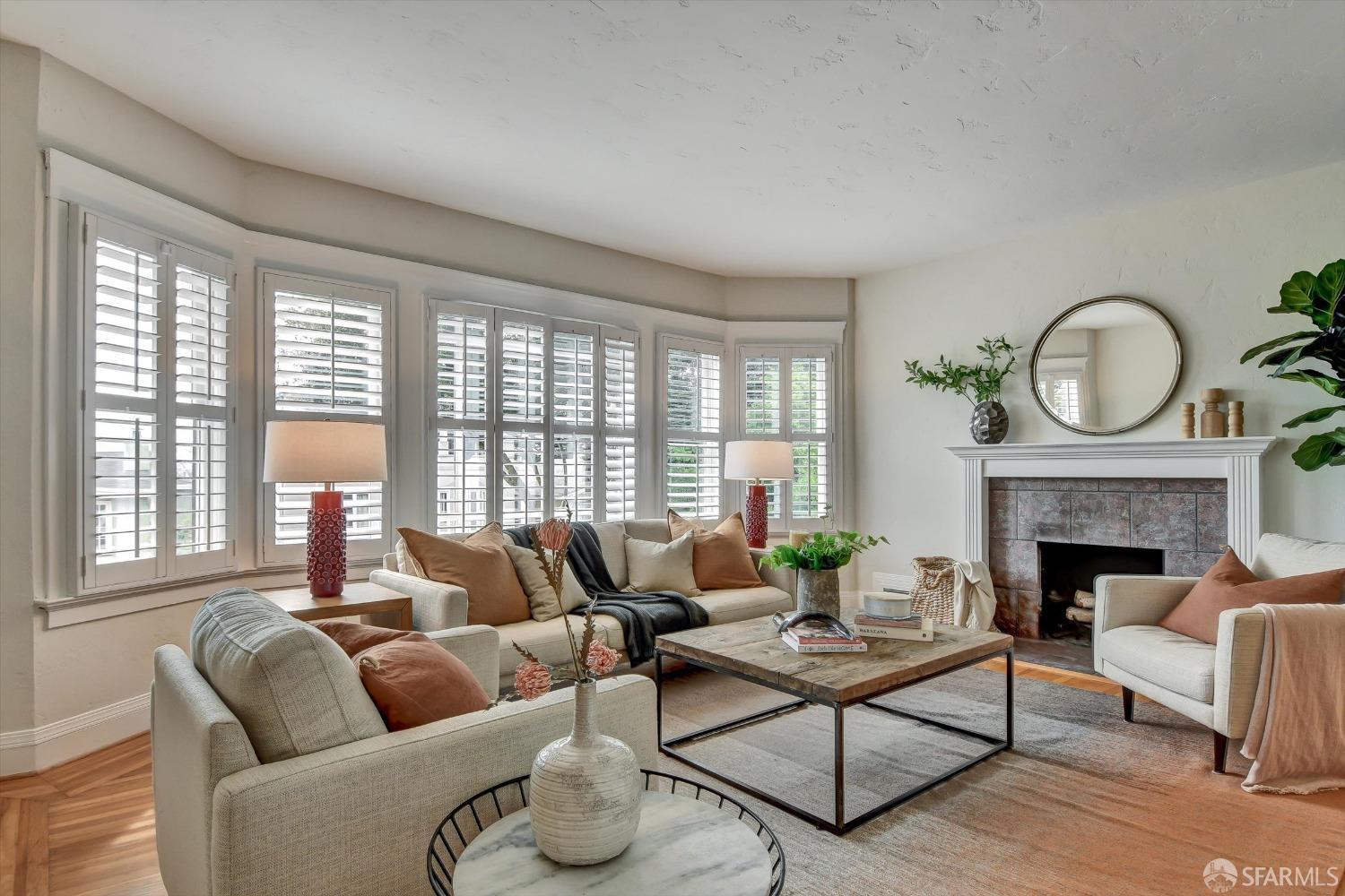 San Francisco, California 94116, United States, 4 Bedrooms Bedrooms, ,3 BathroomsBathrooms,Residential,Active,1250