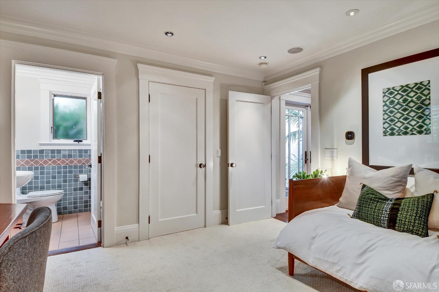 San Francisco, California 94116, United States, 4 Bedrooms Bedrooms, ,3 BathroomsBathrooms,Residential,Active,1250